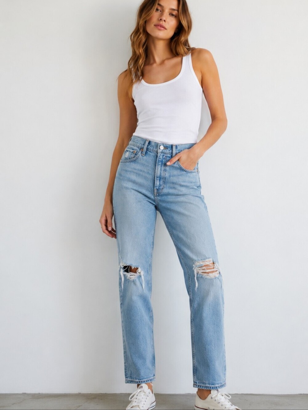 GAP Cheeky Straight High Rise Distressed Jeans Light Wash Denim Raw Hem Casual